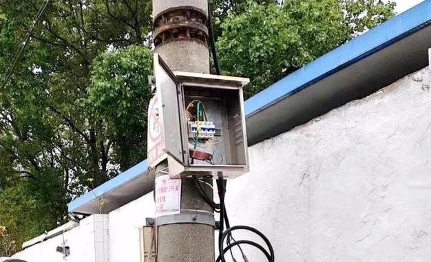 离奇!仙桃城区一暂停使用路灯,竟产生一万多元电费